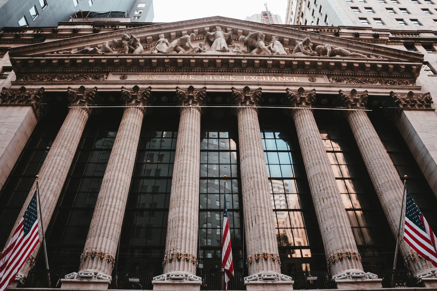 Wall Street Ditutup Memerah, Investor Jenuh Beli?