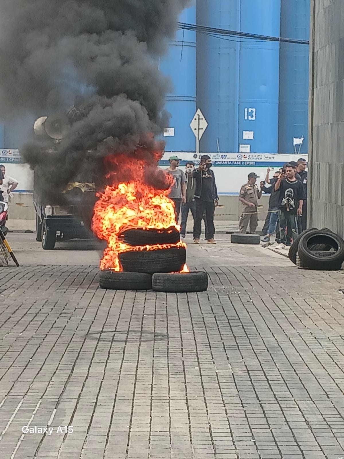 Prihatin! Demo di Kantor Pusat BTN Berujung Anarkis