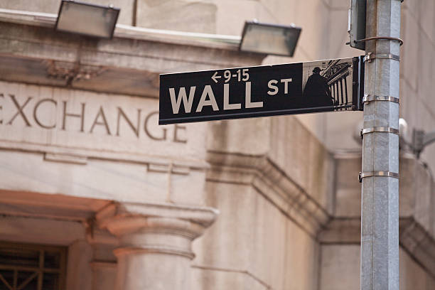 Wall Street Tergerus Dipicu Saham Teknologi, Investor Pesimistis terhadap Prospek Penurunan Suku Bunga The Fed