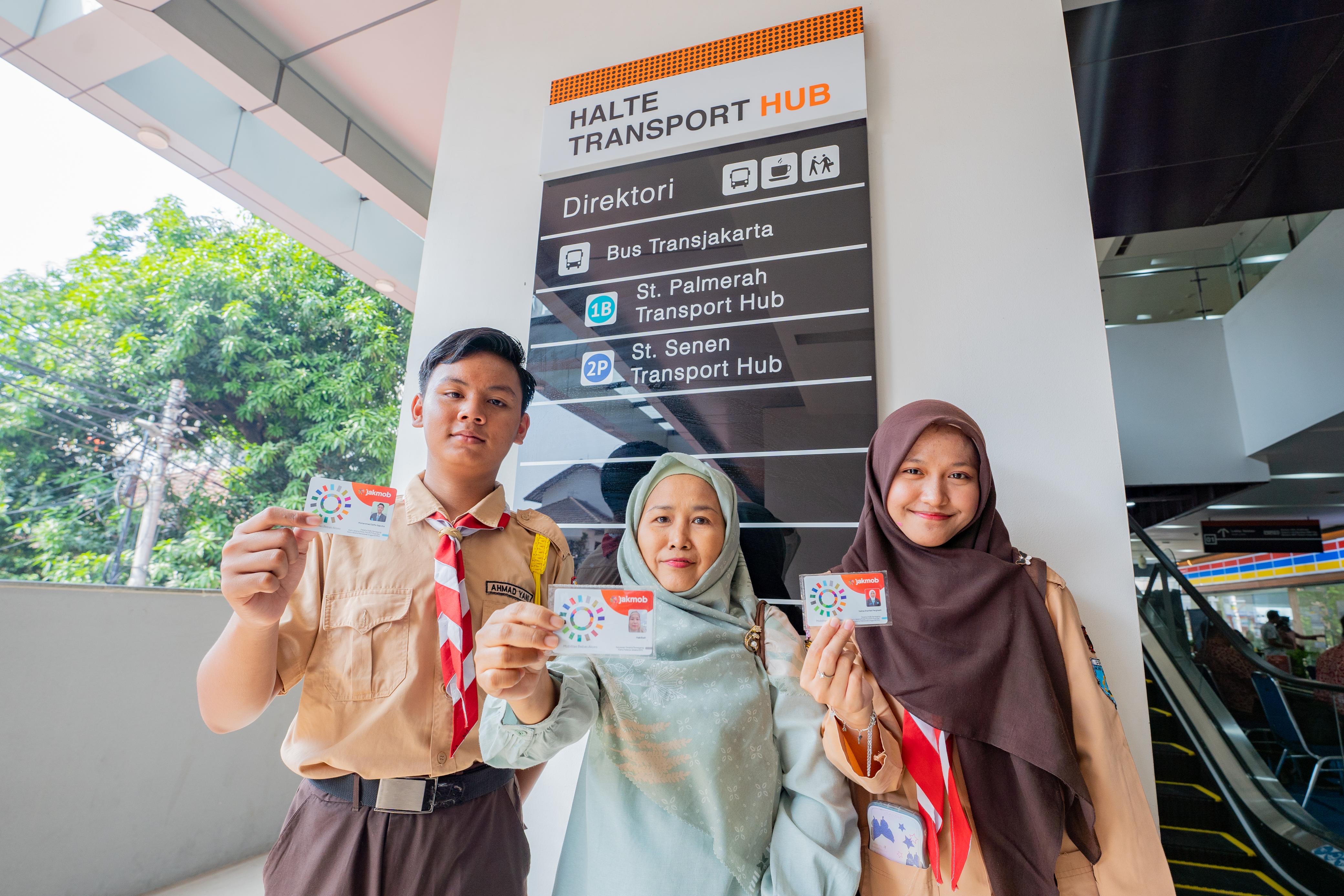 Kartu JakMob Resmi Diluncurkan, 15 Golongan Warga Jakarta Bisa Naik Transportasi Umum Gratis