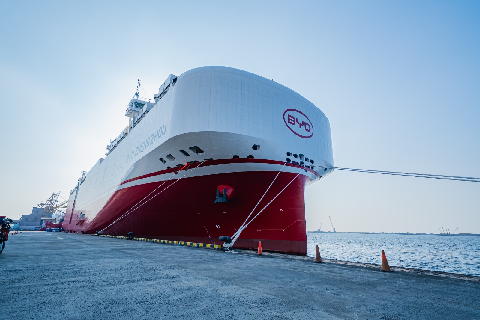 MV BYD Zhengzhou Sandar Perdana, IPCC Layani Kapal Raksasa Ramah Lingkungan