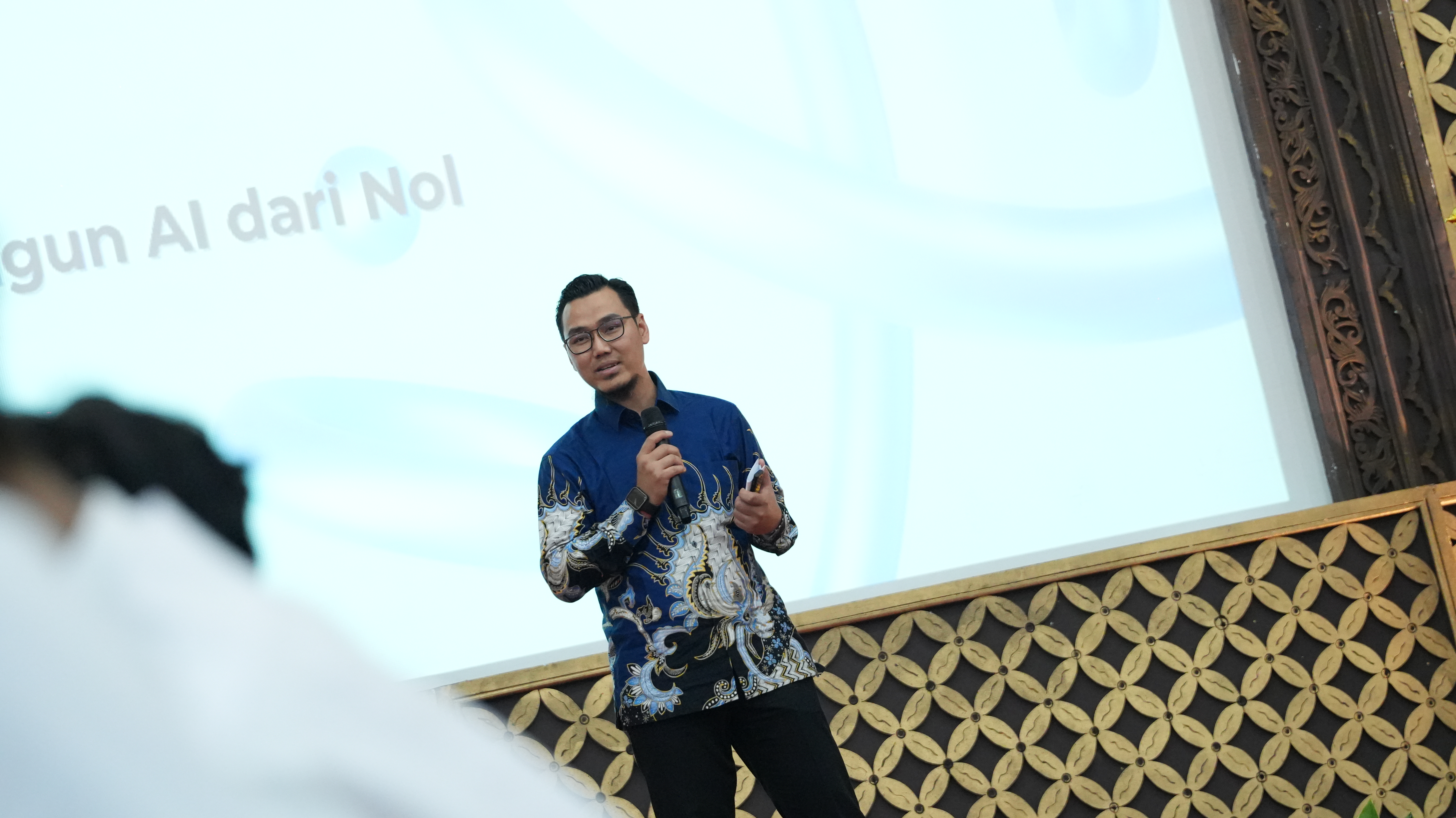 400 Mahasiswa Diajak Bikin AI dari Nol, Komdigi dan Kemenparekraf Apresiasi Inisiatif AICO