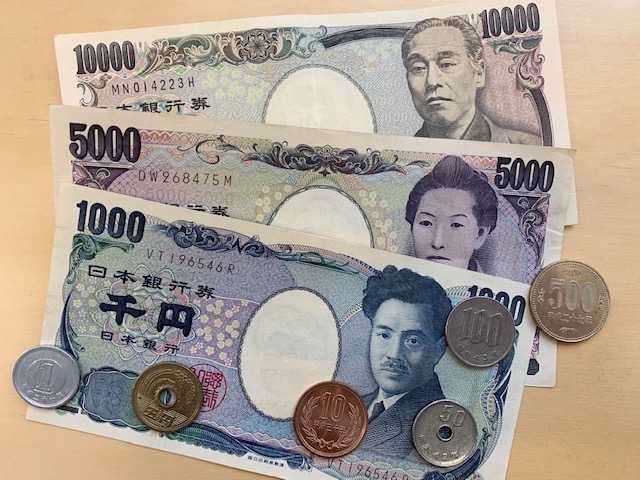 Pound Melemah Setelah Inflasi Inggris Tertahan, Dolar AS Turun Tipis vs Yen