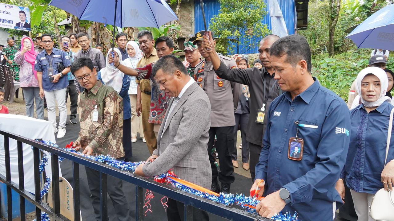 Bupati Bulukumba Andi Utta Launching Program WASH BRI Senilai Rp238 Juta di Desa Kindang