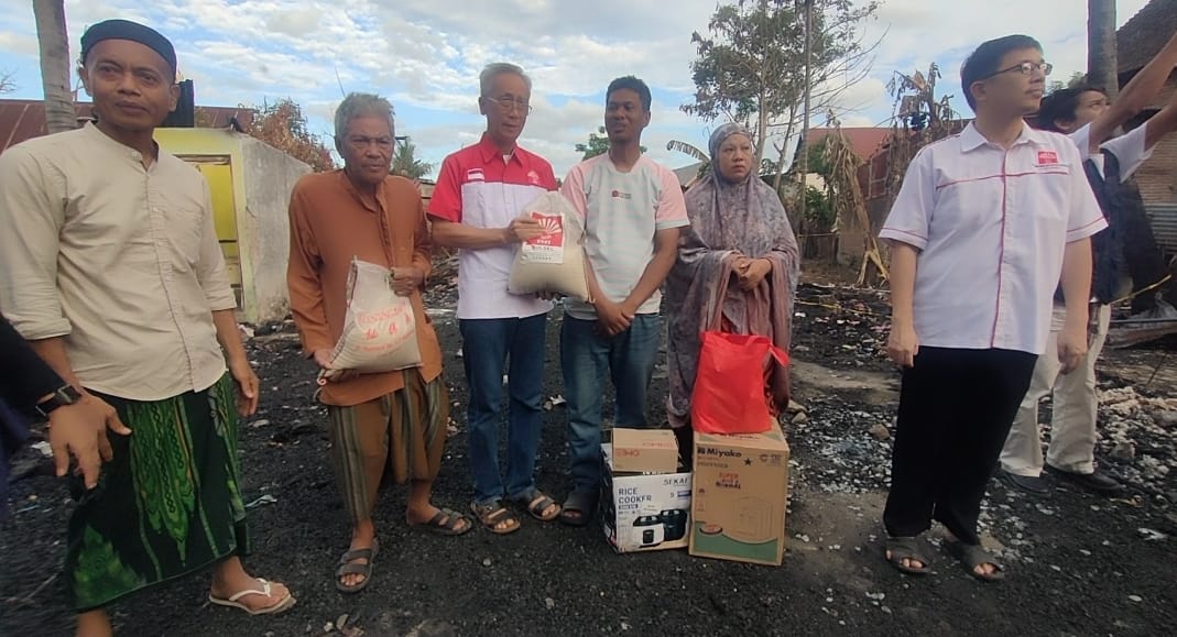 Kebakaran Rumah di Bulukumba, INTI Serahkan Bantuan untuk Alfian