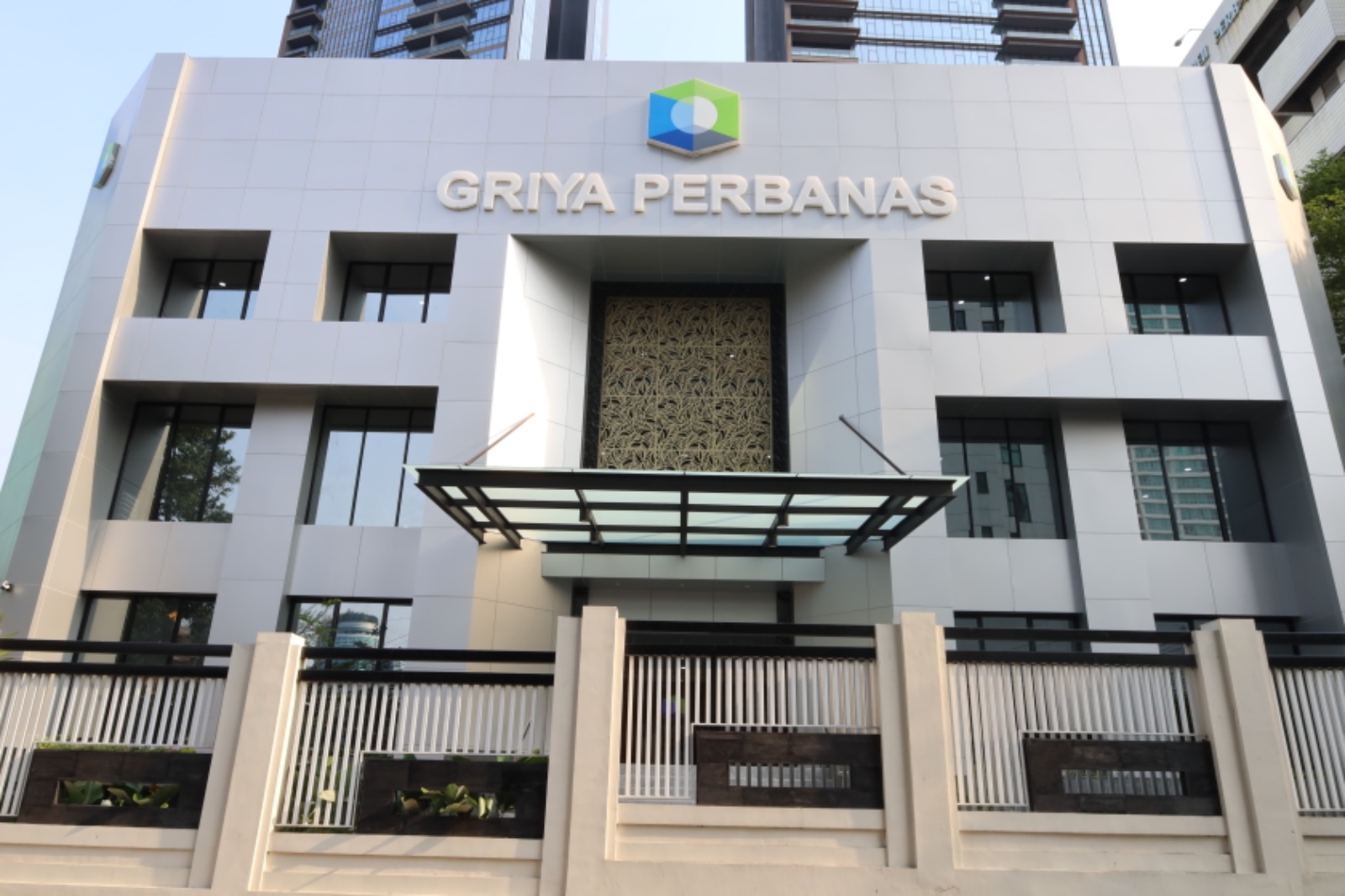 Ketum PERBANAS Hery Gunardi Ungkap Strategi Bank Hadapi Gejolak Global, Kredit Tumbuh 9,96%