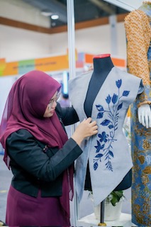 Dari Butik Rumahan ke Fesyen Wastra Eksklusif, JJC Rumah Jahit Naik Kelas Berkat LinkUMKM BRI