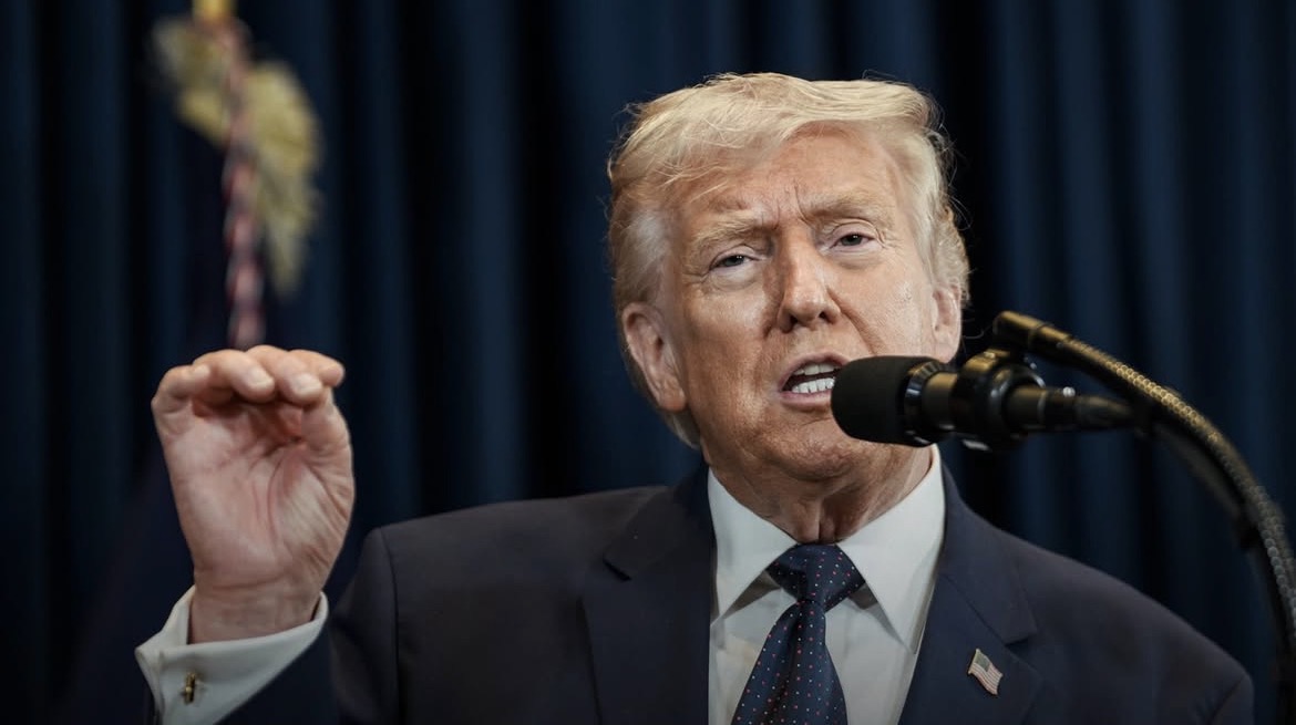 Gedung Putih Ungkap Hasil Pemeriksaan Trump, Ada Pembengkakan Ringan di Kaki